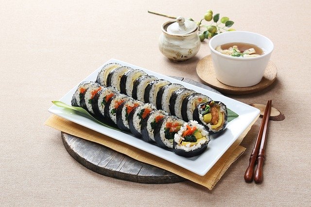 김밥을 활용한 색다른 요리 아이디어: 집에서도 쉽게 만들어보세요